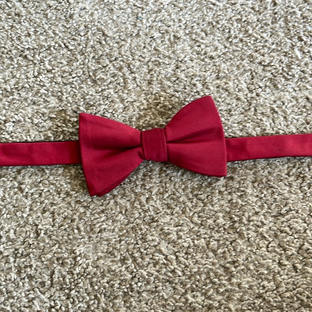 Bow tie